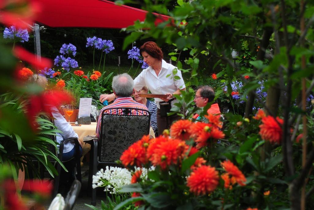 Hotel Restaurant Sonnenhof Weyerbusch ภายนอก รูปภาพ